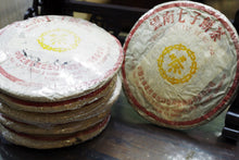 1990 Double Yellow Stamp 7432 private label CNNP beeng cha Pu-erh Sheng