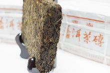 1980's 7581 Kunming Zuncha Brick Shu Oily Paper Classic 230g