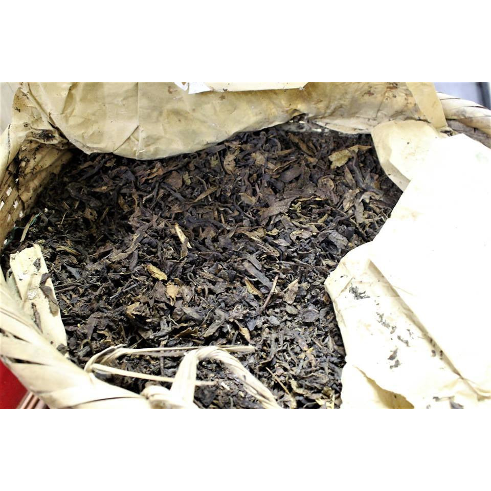 1990's Yi Wu Old tree Big Arbor Loose Pu-erh Basket Tea