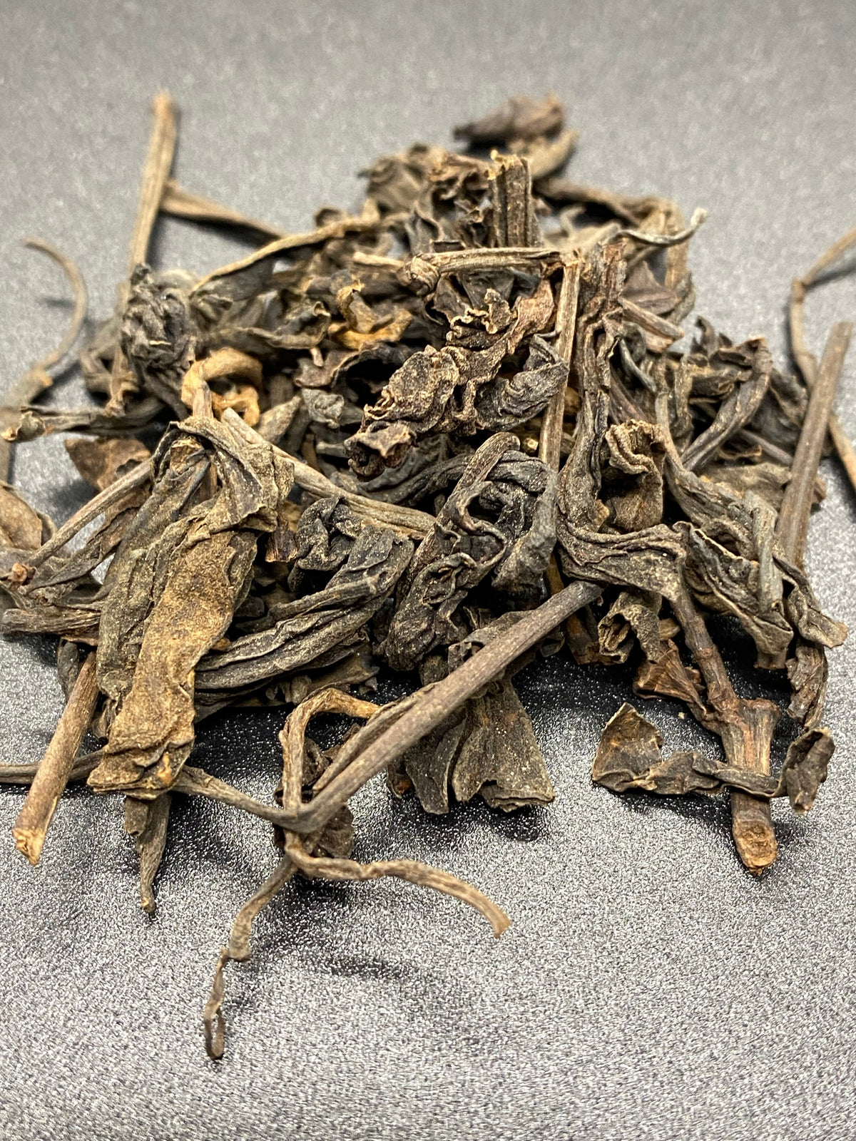 1980’s Hanoi Wild Big leaf loose leaf border Pu-erh tea Sheng